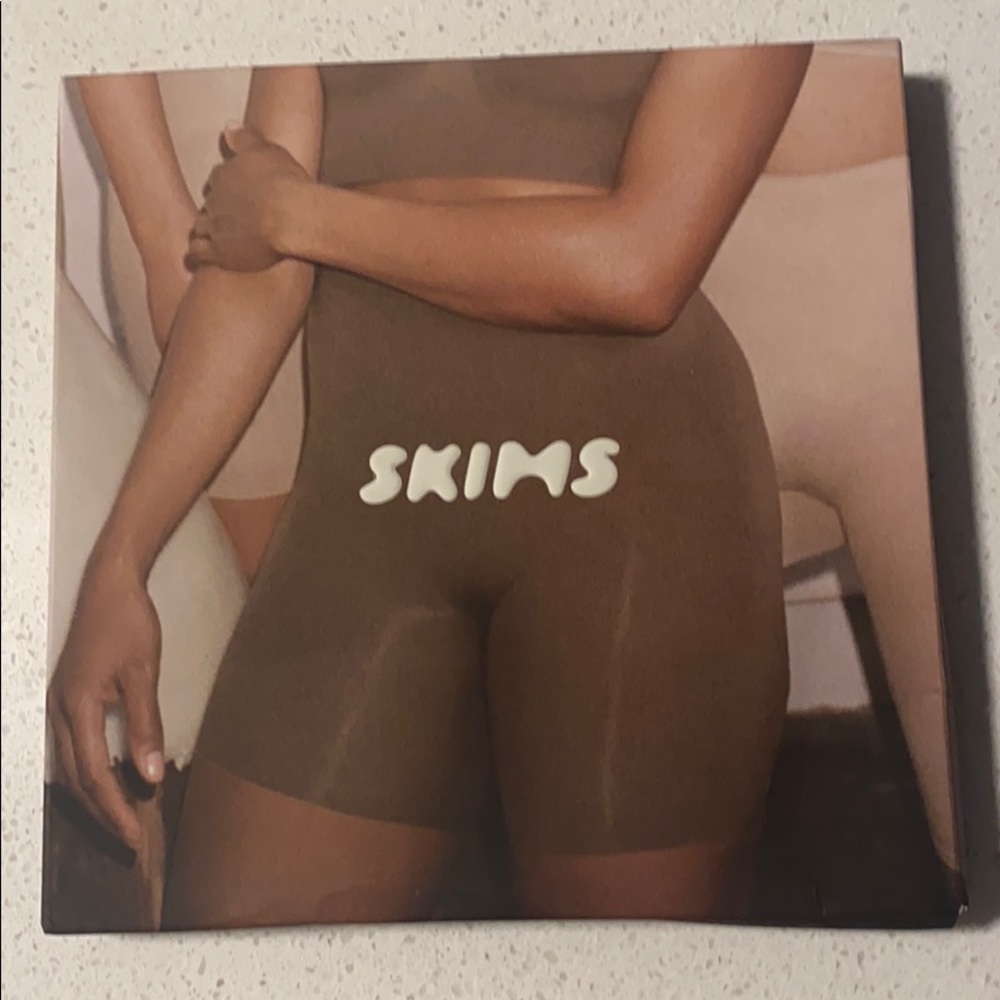 SKIMS Sculpting Short, Mid-Thigh in Clay (Tan)